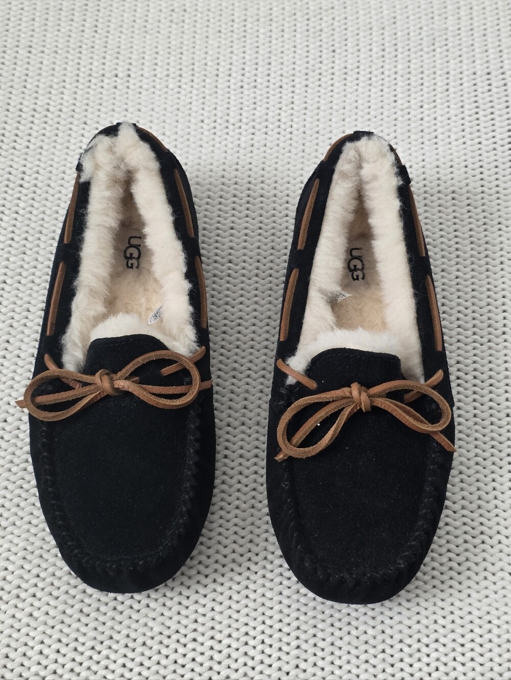 UGG Dakota Slipper Women's Size 7, Black With Brown Trim